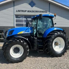 NEW HOLLAND T7030 Med frontlift