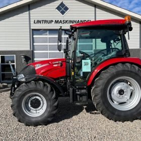 CASE IH Farmall 75 A Med frontlift og vendegear og brede hjul.