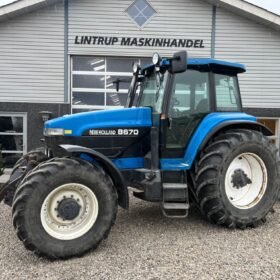 NEW HOLLAND 8670 SuperSteer og frontlift