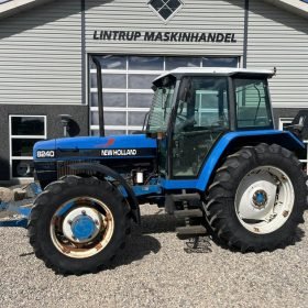 NEW HOLLAND 8240 SLE  Med frontlift og frontPTO